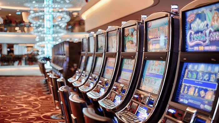 Antarmuka aplikasi vior777 menampilkan opsi deposit melalui DANA, OVO, GoPay, ShopeePay, LinkAja, QRIS, dan bank lokal